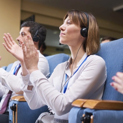 Claves para coordinar interpretación en eventos internacionales